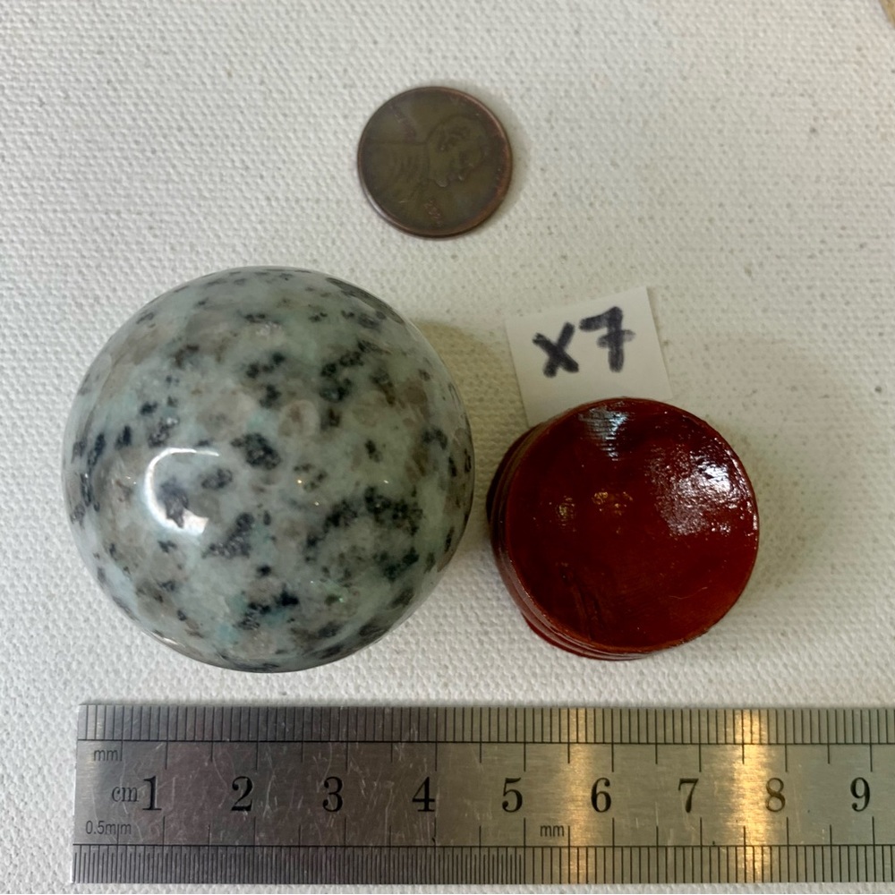 Kiwi Jasper Carved Sphere Crystal Healing Chakra Stone Ball Orb With Stand 1.5" - Picture 7 of 7